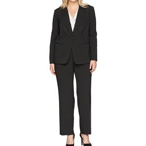 Tahari size 10 pinstripe black white pant suit